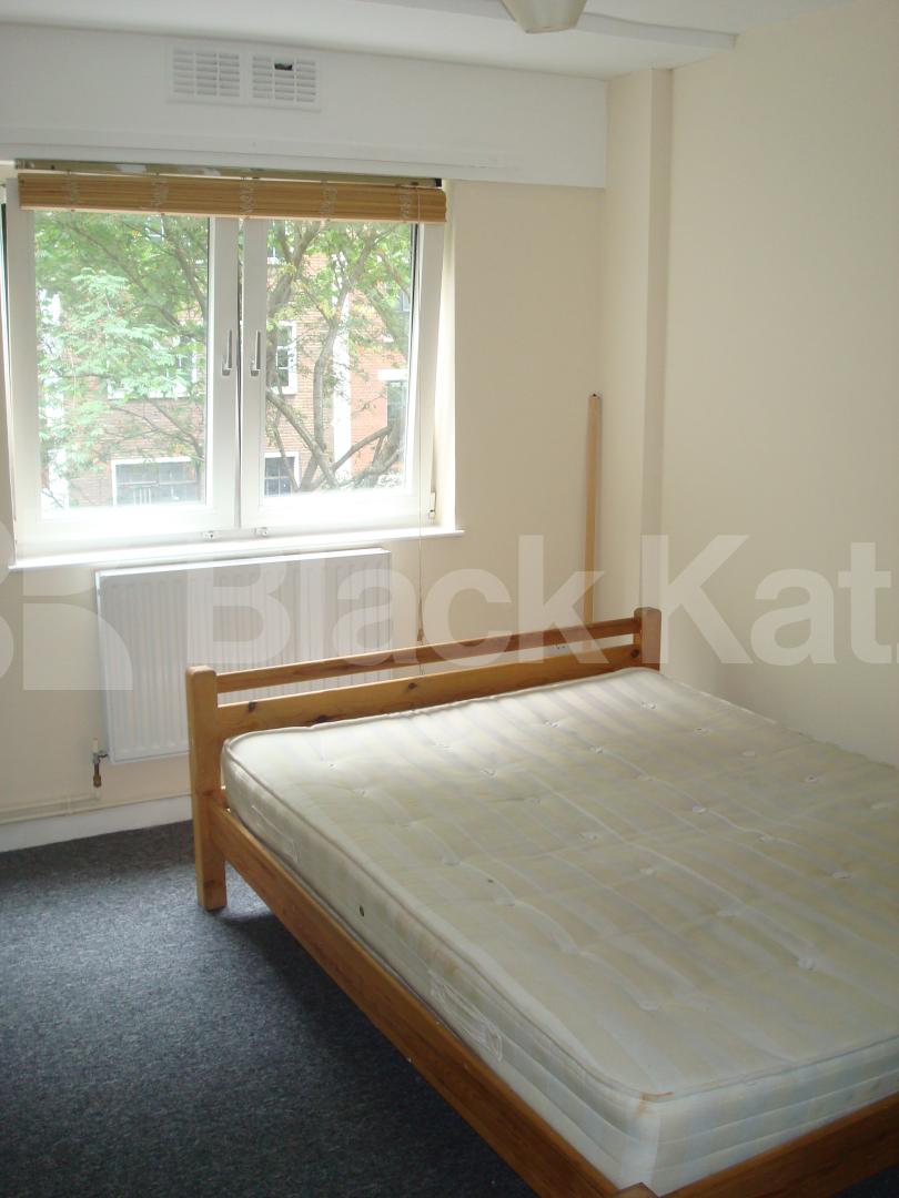 			NEW INSTRUCTION, 4 Bedroom, 1 bath, 1 reception Flat			 Agden street, Clerkenwell / Old street